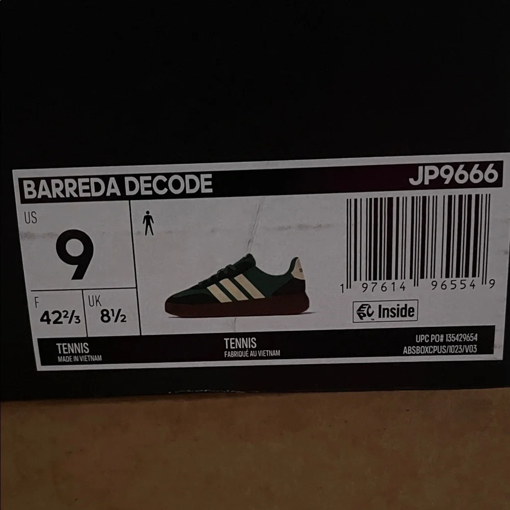 NWT Adidas Men’s Barreda Decode Sneaker Size 9
